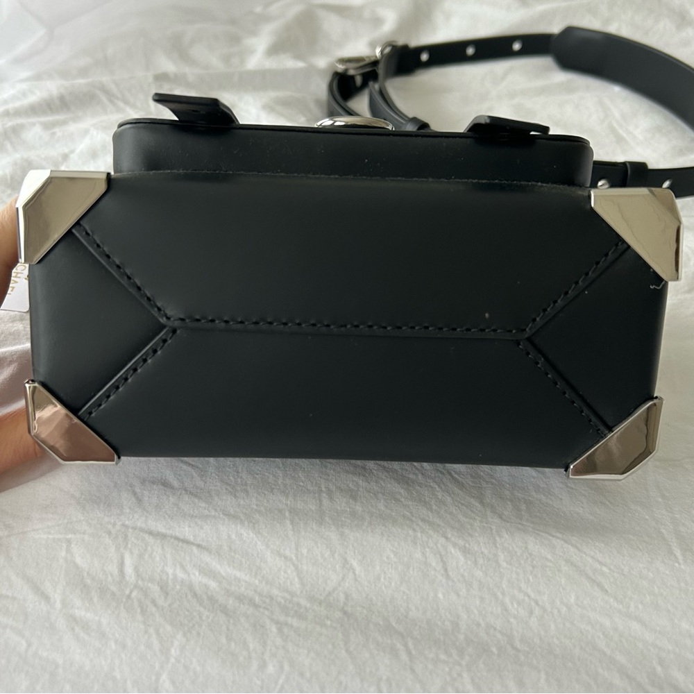 Michael Kors Manhattan Black leather Crossbody Bag - Picture 7 of 9